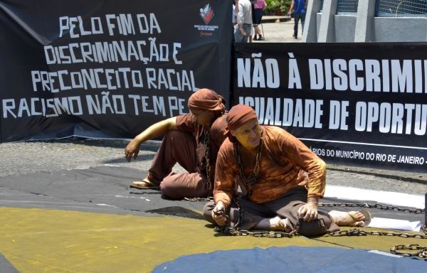 O saudoso ator Marco Hamelin durante uma atividade do Sindicato dos Bancários do Rio no Dia da Consciência Negra. A categoria tem um histórico de lutas contra o racismo 