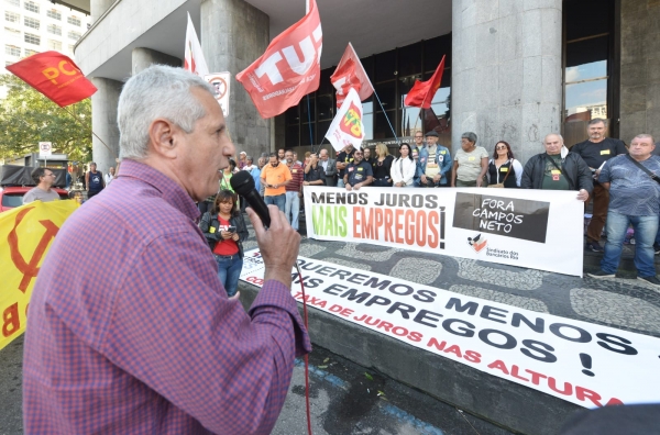 Vinícius Assumpção, no ato das centrais sindicais pela redução dos juros, acusou a política de Campos Neto de sabotagem política contra o governo Lula e a sociedade