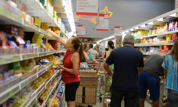 Vale-alimentação, usado para compras, é verba salarial. Foto: Agência Brasil