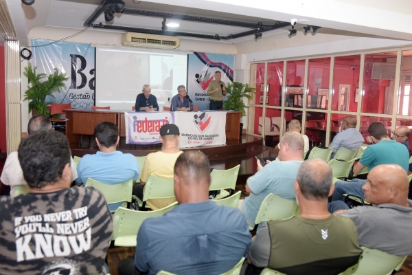 O coletivo de dirigentes sindicais do Bradesco da base estadual do Rio debateu os principais problemas dos funcionários no banco