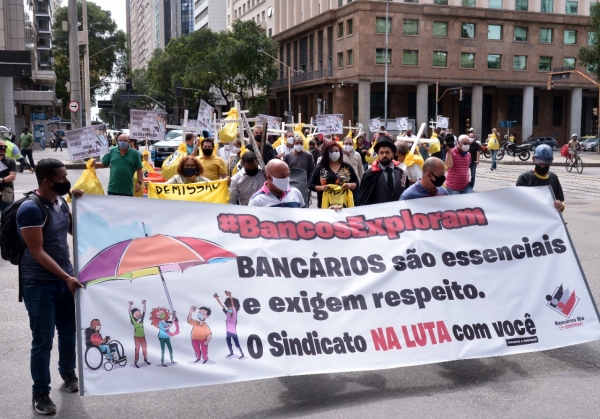 NA LUTA COM VOCÊ - Manifestação dos bancários do Rio no Centro, paralisação de agências e grande mobilização nas redes sociais viraram o jogo a favor da categoria numa conjuntura adversa