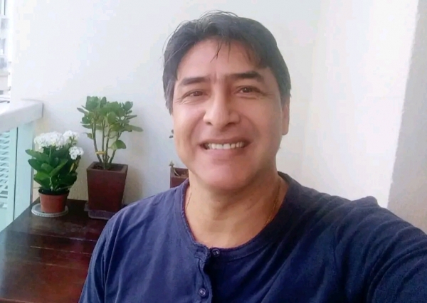 O reporter fotográfico Nando Neves faz a sua própria foto. O profissional integrou o juri da 47ª Edição do Prêmio de Jornalismo Vladimir Herzog de Anistia e Direitos Humanos, na escolha do melhor trabalho de fotojornalismo.