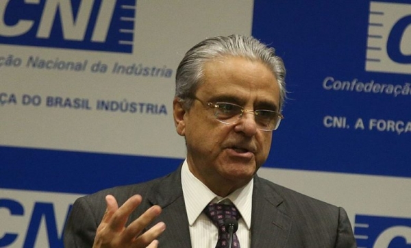 O presidente da CNI, Robson Braga de Andrade, também criticou a atual política de juros altos do presidente do BC, Roberto Campos Neto
