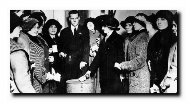 Na década de 1930 brasileiras conquistam direito de votar e serem votadas