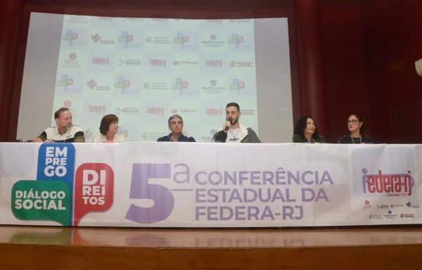 Rosângela Fernandes e William Lucca disseram que os movimentos sindical e sociais precisas usar melhor as redes pois a democracia corre risco nas eleições de 2026
