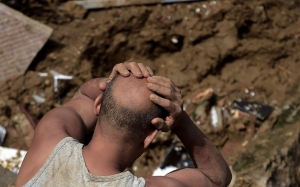 Número de mortos em Petrópolis já passa de 100; buscas continuam