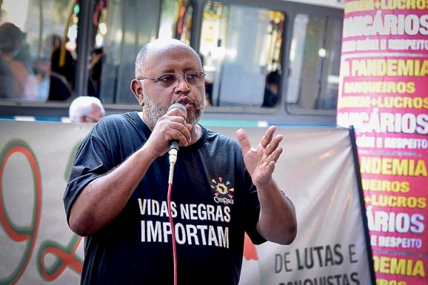 O diretor do Sindicato e da Contraf-CUT, Almir Aguiar, disse que novas medidas judiciais poderão ser tomadas contra Bolsonaro por crime de racismo
