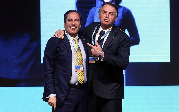 Pedro Guimarães e Jair Bolsonaro. A grande imprensa tornou público o que seria o projeto eleitoral do presidente da Caixa em 2022