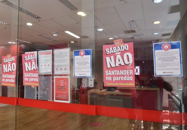 Em janeiro deste ano, o Sindicato impediu o trabalho aos sábados no Santander, com ações judiciais e protestos. A mobilização é o caminho para garantir os direitos dos bancários