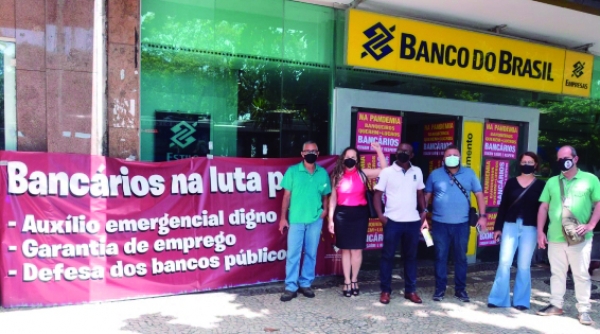 Protestos exigem do  Banco do Brasil  proteção  contra a Covid-19