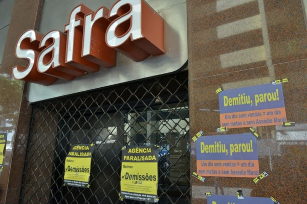 Terror no Safra: bancários sofrem assédio moral e demissões