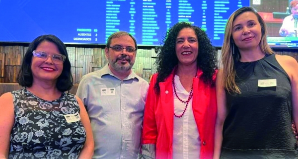 Sônia Eymard (E), José Ferreira, a deputada estadual Marina (PT), autora do Projeto, e Maria de Oliveira na Alerj