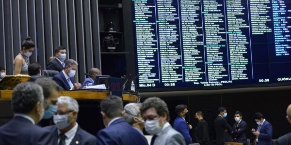 A PEC do Calote foi aprovada pelo governo Bolsonaro, em dois turnos, na Câmara dos Deputados. No Senado, a proposta enfrenta resistência