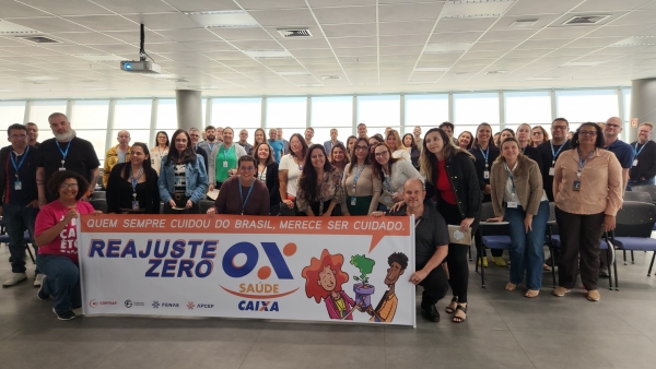 Empregados e empregadas do edifício Aqwa Corporate, em Santo Cristo, Região Portuária do Rio de Janeiro, aderiram às atividades do Sindicato no Dia Nacional de Luta em defesa do Saúde Caixa 