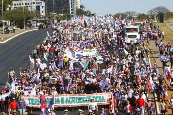 A capital federal ficou mais colorida com a manifestação de milhares de mulheres na 6ª Marcha das Margaridas