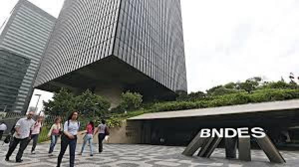 O BNDES demorou 22 dias para marcar a primeira negociação e se nega a assinar um Pré-Acordo, o que preocupa dos funcionários