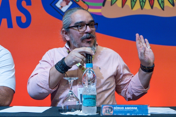 Sérgio Amorim, do Sindicato do Rio,  na mesa que debateu a saúde dos trabalhadores da Caixa